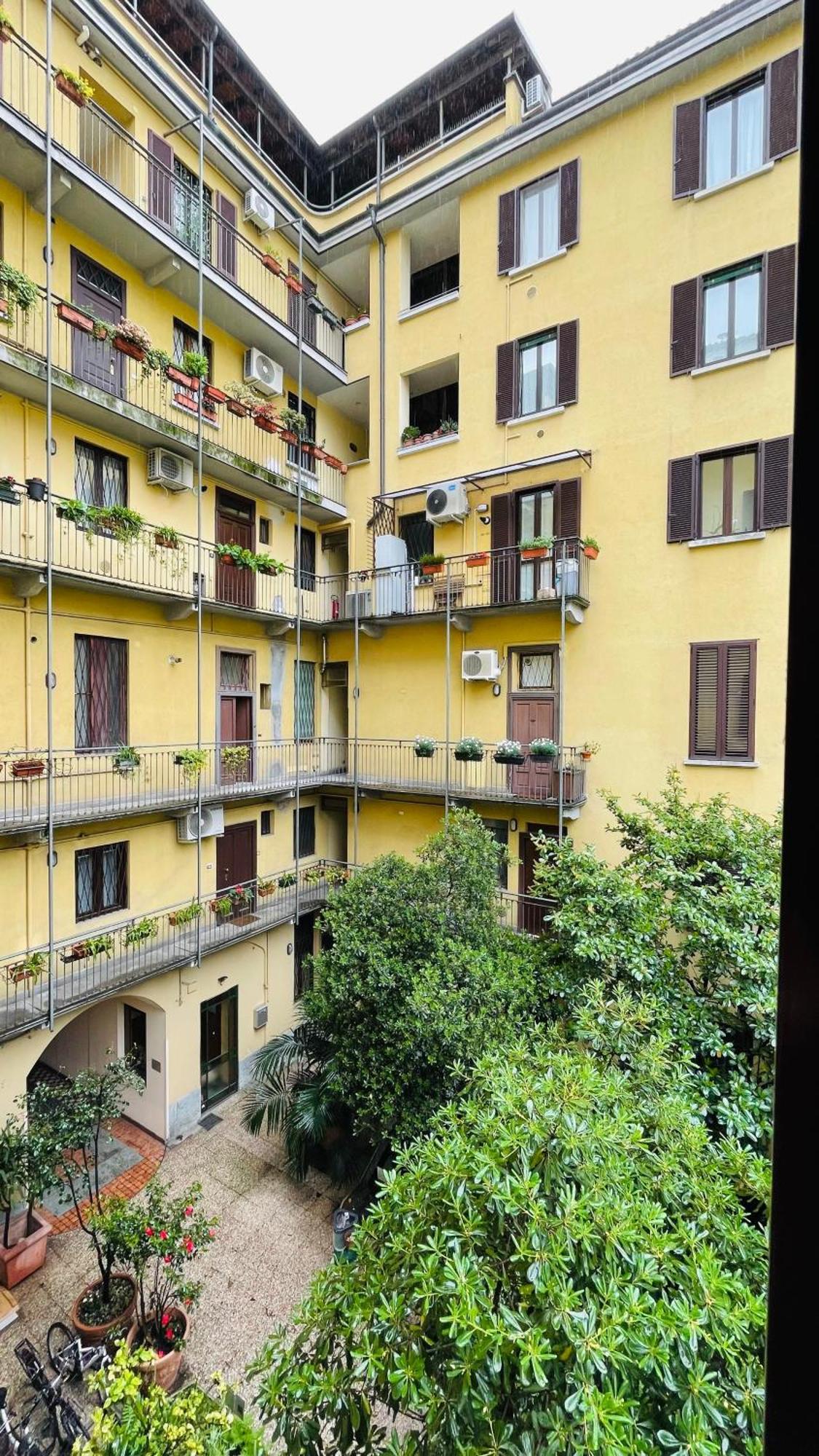 Charming Flat, Central And Close To Metro Milánó Kültér fotó